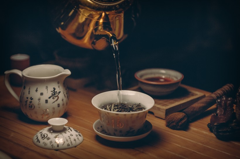 
待在家的春节，何处寻年味?煮一壶老白茶
