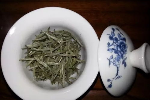 福鼎白茶用什么水泡好